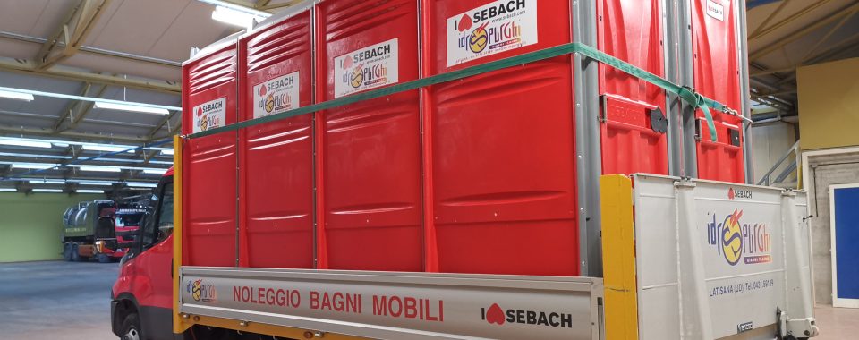 Autocarro Idrospurghi con bagni chimici rossi Sebach